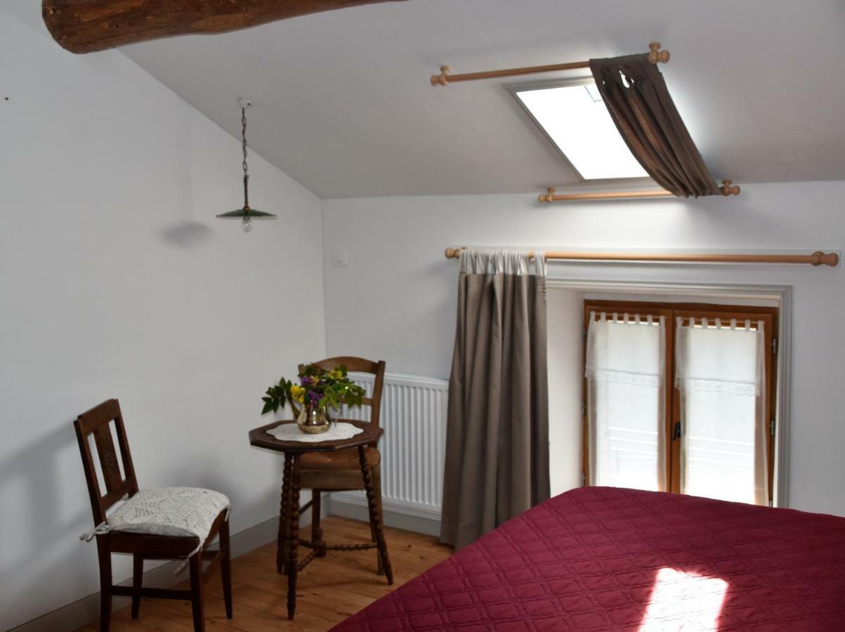 L'Embellie Bed & Breakfast Bertignat Exterior photo