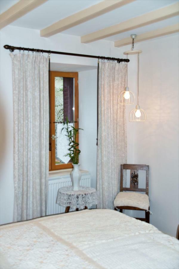 L'Embellie Bed & Breakfast Bertignat Exterior photo